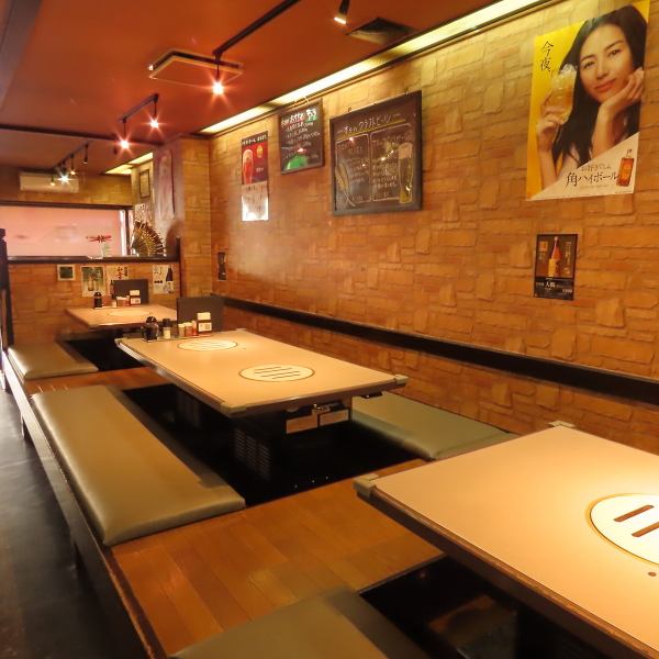 お祝い事やご家族の記念日、普段の日にもファミリーで焼き肉！大歓迎です！また落ち着いた空間で会話も楽しみながらお過ごしできます。サプライズ(バースデープレート)もでき、温かみのある接客によるアットホームな雰囲気でお迎えしております。ご家族や友人との特別な時間にぴったりな空間です☆