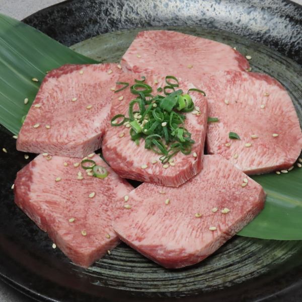 【◆こだわりのお肉単品◆】種類豊富に1690円(税込)からご用意！重くならない赤身肉も多種ございます！