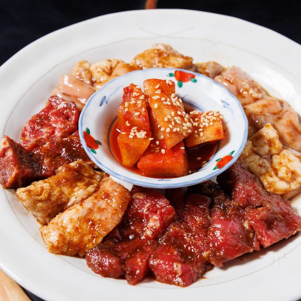 【おためしセット】　焼肉５種(上カルビ、カルビ、サガリorハラミ、ホルモン、豚トロ)と季節の焼野菜