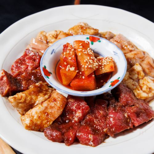 【おためしセット】　焼肉５種(上カルビ、カルビ、サガリorハラミ、ホルモン、豚トロ)と季節の焼野菜