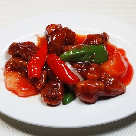 Braised minced pork and tofu in soy sauce / Sweet and sour pork with pineapple