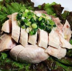 Grilled chicken with salted green onion and ginger sauce