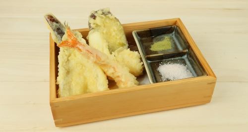 ■In addition to sushi and seafood, we also offer a wide variety of izakaya menu items.