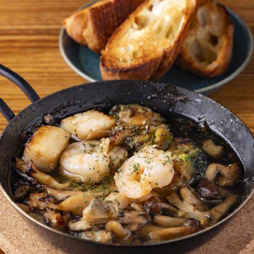 【アヒージョ】定番&人気のスペイン料理◆800円(税込)