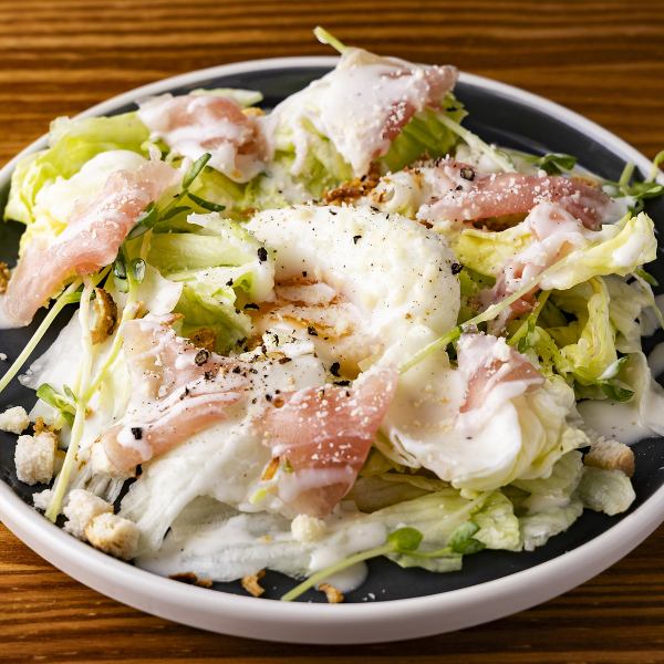 【シーザーサラダ】お料理に彩りを添えます◆650円(税込)