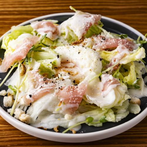 【シーザーサラダ】お料理に彩りを添えます◆650円(税込)