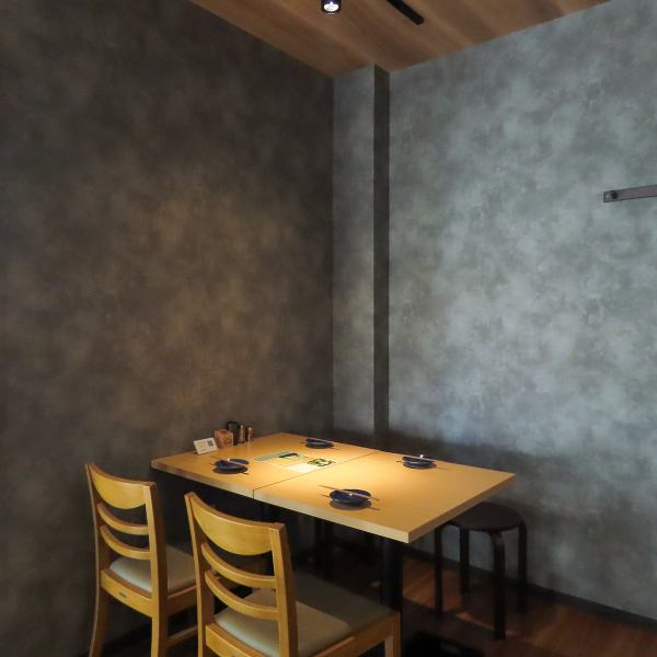 餐厅氛围时尚而轻松，可用于各种场合，包括公司聚会、下班后的酒会、女生聚会、约会、生日、周年纪念和集会。如果您有任何疑问，请随时联系我们。