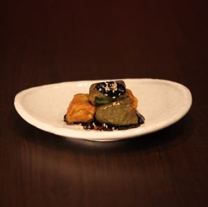 よもぎふとあわふ揚げ　肉味噌掛け