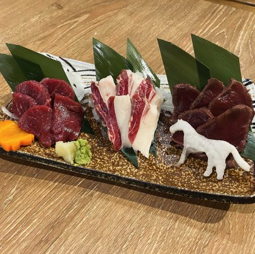 Horse sashimi (3 dishes)