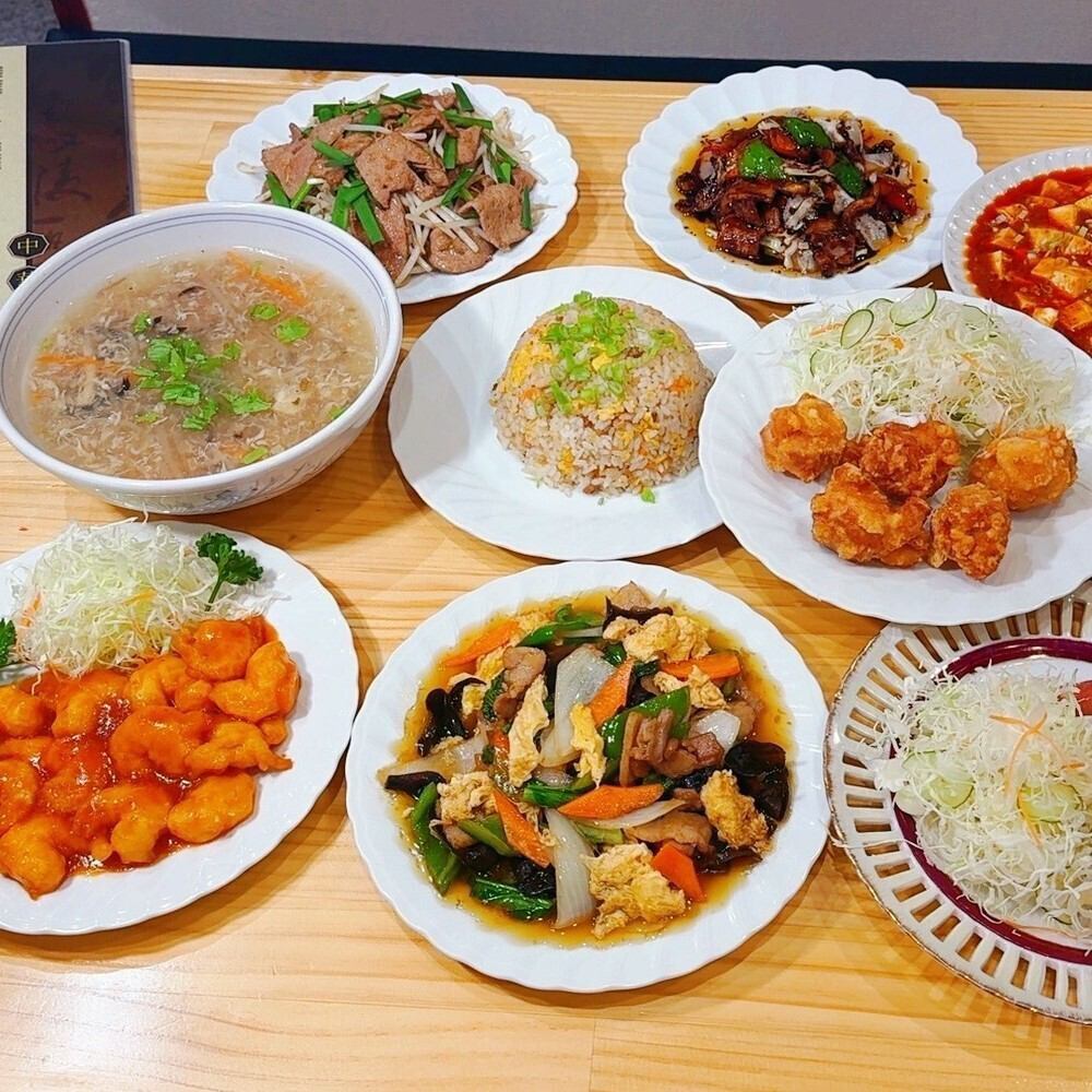 料理と一緒にお喋りも楽しみたい女子会にもおすすめの個室あり！