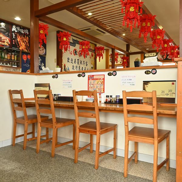 お一人様のご利用も大歓迎です♪お仕事終わりのサク飲みはもちろん、デートなどにも◎個室席もございます。