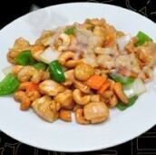 Stir-fried chicken and cashew nut