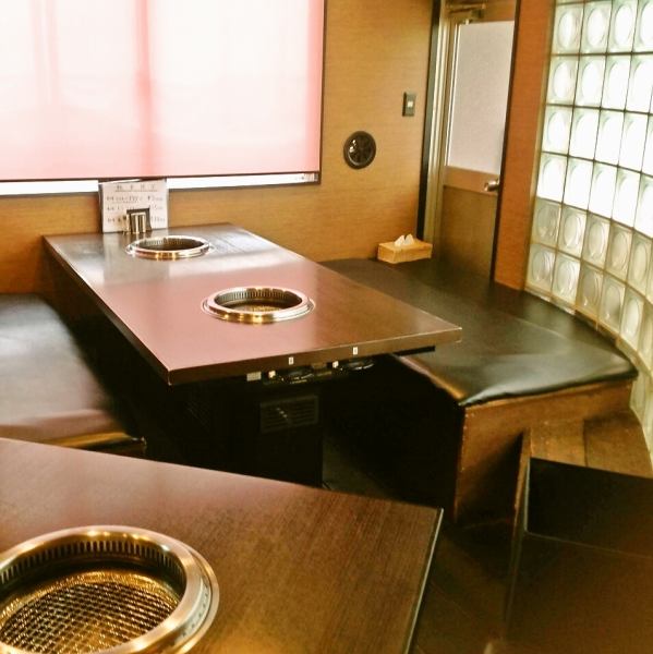 Weekend usage is inevitable! It is a well - known famous shop where famous celebrities, such as TV and magazines, pull out of the media "GUE BIG" entertainers and athletes come together.