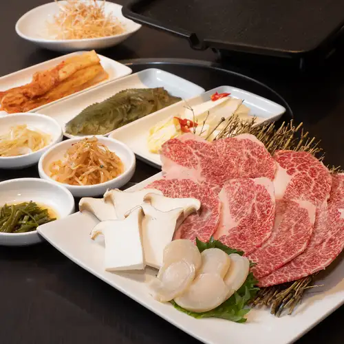 本場韓国の味!名物チャドルサマプと極上サムギョプサル