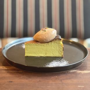 피스타치오 바스크 치즈 케이크