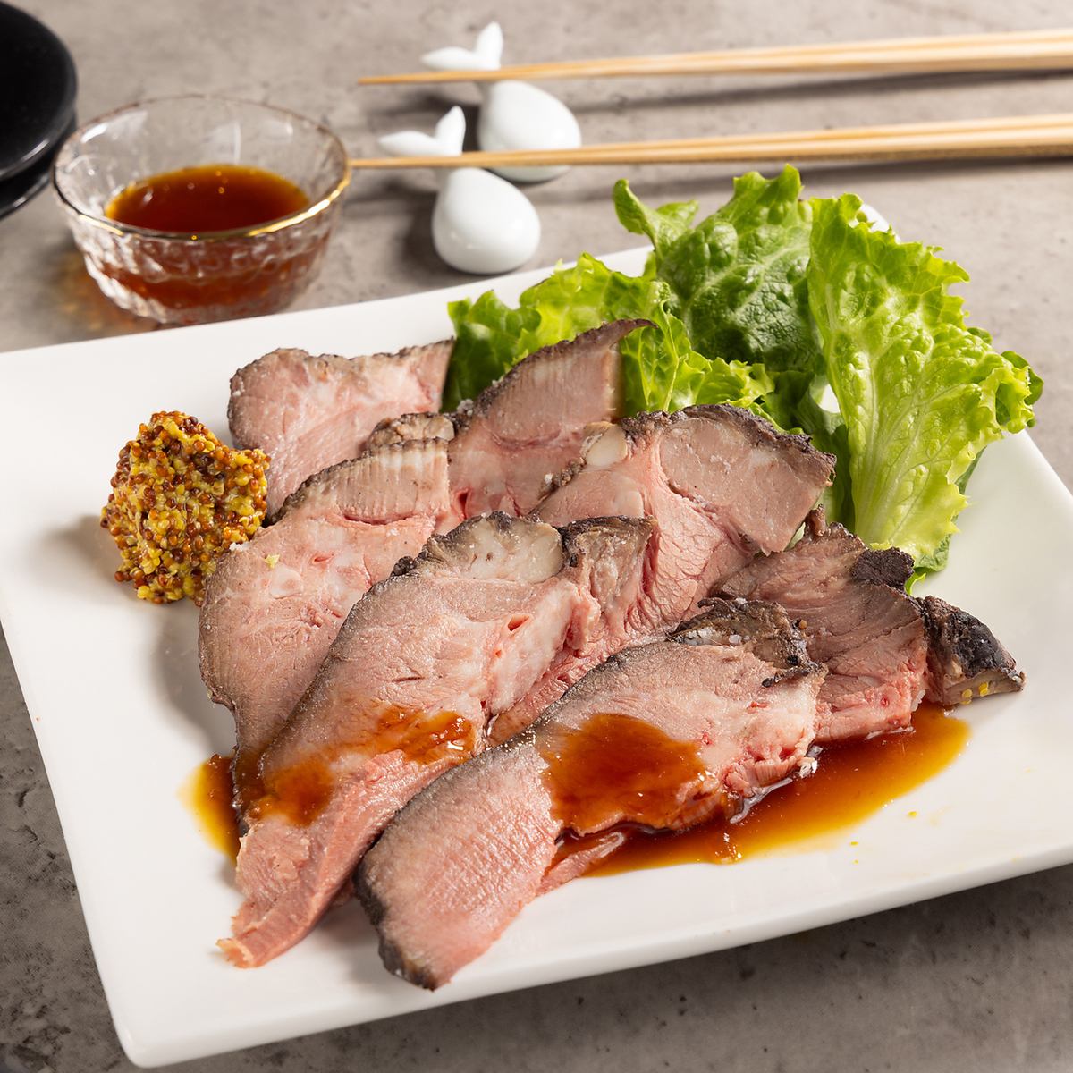 The popular homemade beef tongue roast beef is a must-try.Great compatibility with alcohol ◎