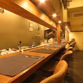 You can enjoy your meal by yourself or at a counter seat.You can also enjoy watching the food being cooked right in front of you.