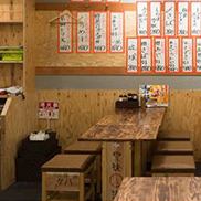 ゆったり6名様までご利用頂けるテーブル席。ご家族や会社の同僚飲みに！