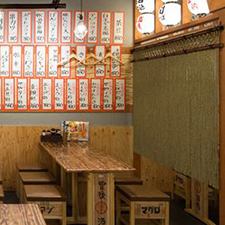 女子会にもご利用しやすいテーブル席。ランチママ友会にも人気です！