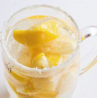 本気レモン宣言！レモンサワー、塩レモンサワー、ハチミツレモン、シャリキンレモンの４種類