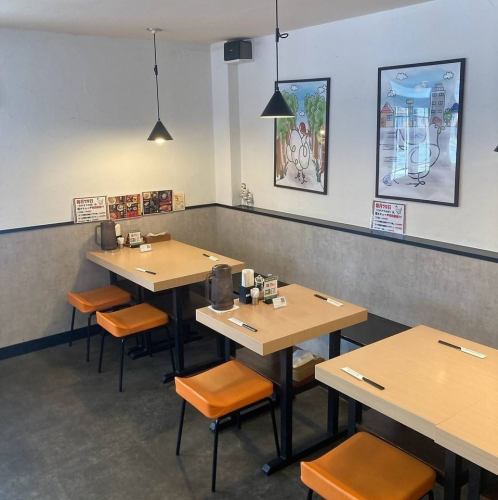 居心地の良い店内はご友人とのお食事にもぴったり！