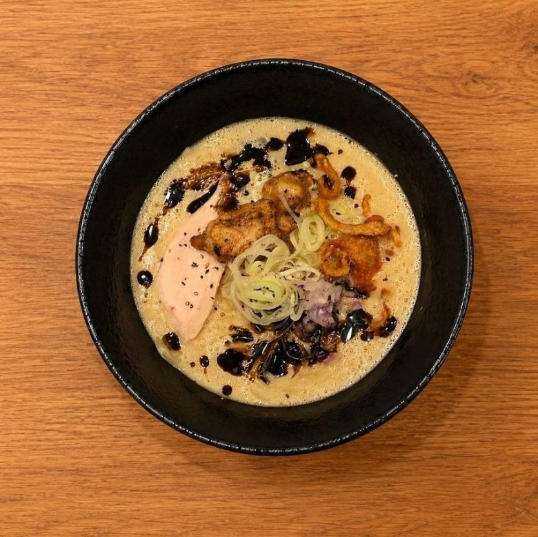 黒鶏ラーメン