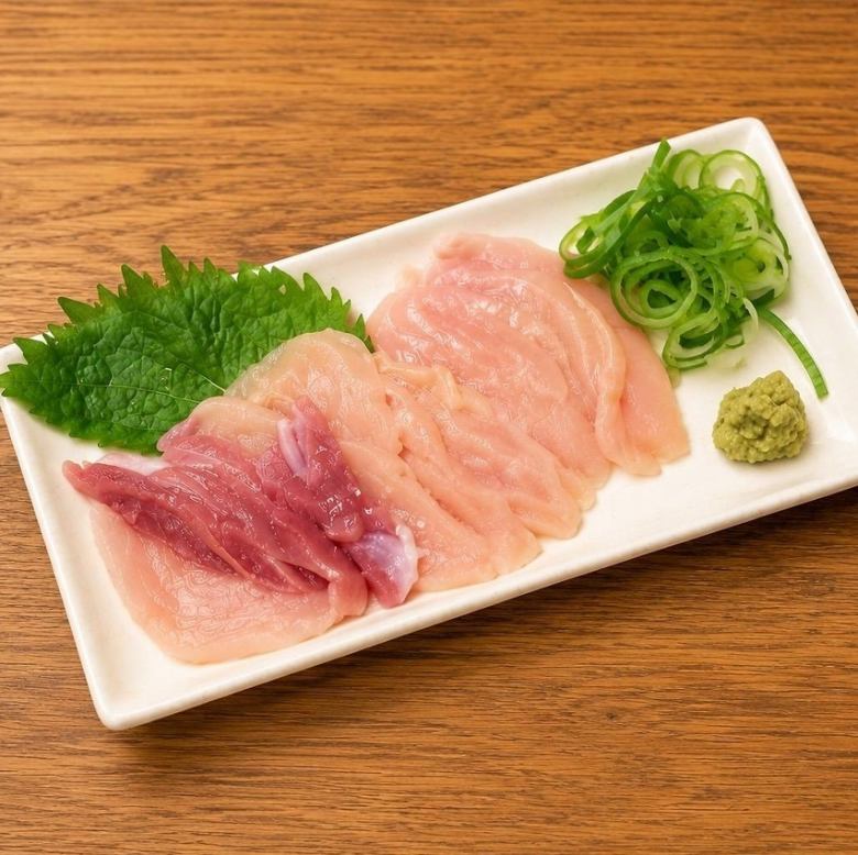 さつま極み鶏大摩桜のタタキ