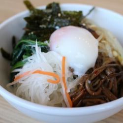 ビビンバ丼大