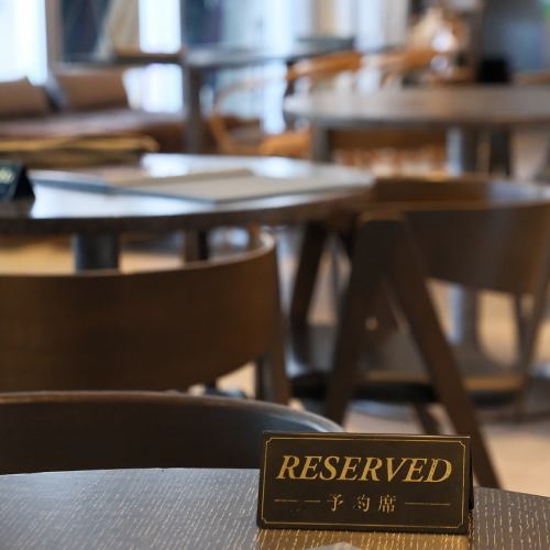 How about a girls' lunch party in this spacious and relaxed restaurant?