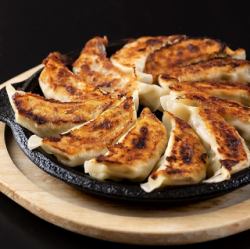 鉄板ギョーザ 6個