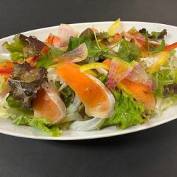 サーモンカルパッチョのサラダ仕立て