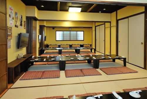 <p>大人数のご宴会は、当店にお任せください！少人数宴会はもちろん、ふすまの開閉で最大80名様程までご利用いただける広々としたお座敷をご用意しております。ご利用人数に合わせて柔軟に対応可能のため、学生さんの打上げや宴会、イベントなど様々なシーンでご利用いただけます。ご予約の際にお気軽にご相談くださいませ♪</p>