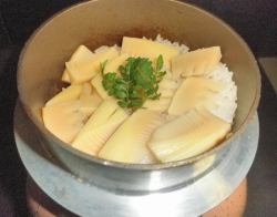 This time, it's "Rice cooked in a pot with fresh bamboo shoots."