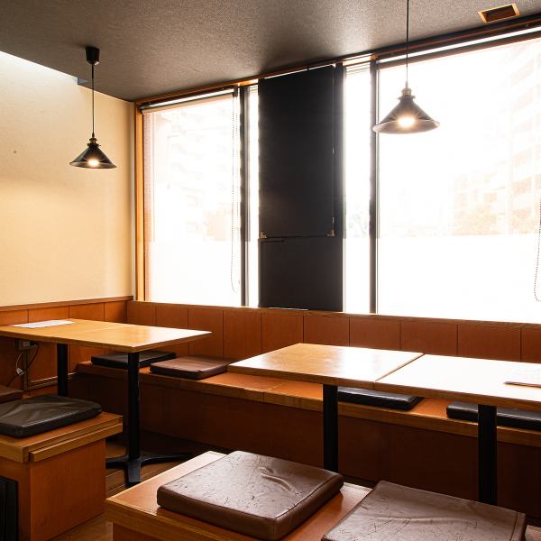 【大人数もお任せください♪】当店は16名様から24名様までの貸切に対応可能◎活気ある雰囲気の中で、各種ご宴会やパーティーをお楽しみいただけます！新鮮な海鮮料理や豊富なお酒を取り揃え、特別なひとときを演出。友人や同僚との集まり、記念日のお祝いにも最適です◎ぜひ、当店で楽しい時間をお過ごしください♪