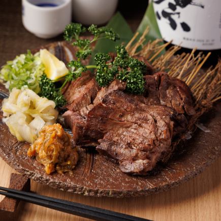 『牛タン三昧コース』牛タン炭火焼き・和牛握り寿司・茹でタン含む全8品 3H飲み放題付 4500円