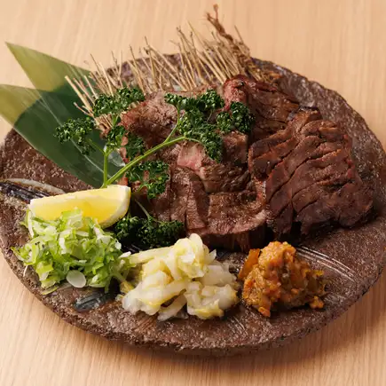 『牛タンお手軽コース』牛タン炭火焼き含む全7品 2H飲み放題付 4000円