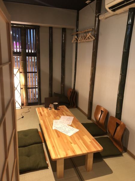 The interior has a relaxing Japanese-style atmosphere.On the first floor, there are counter seats, table seats, tatami mats, and hori kotatsu.The second floor is a banquet hall that can accommodate a large number of people!Private reservations are available for groups of 20 or more people!Please feel free to contact us!◎Recommended for welcome and farewell parties!