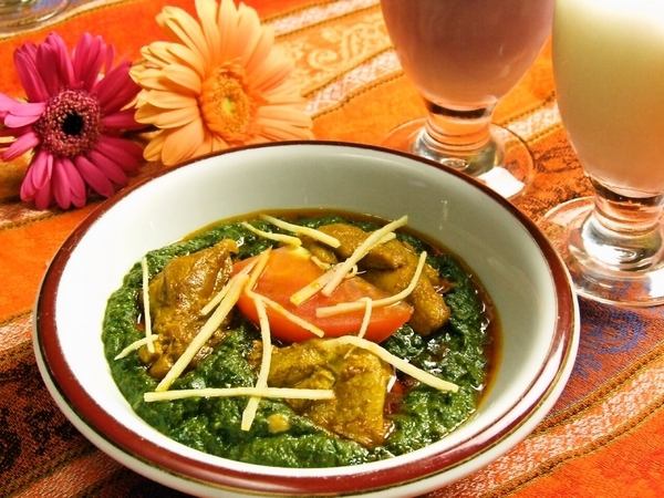 Spinach and chicken curry (slightly dry type)