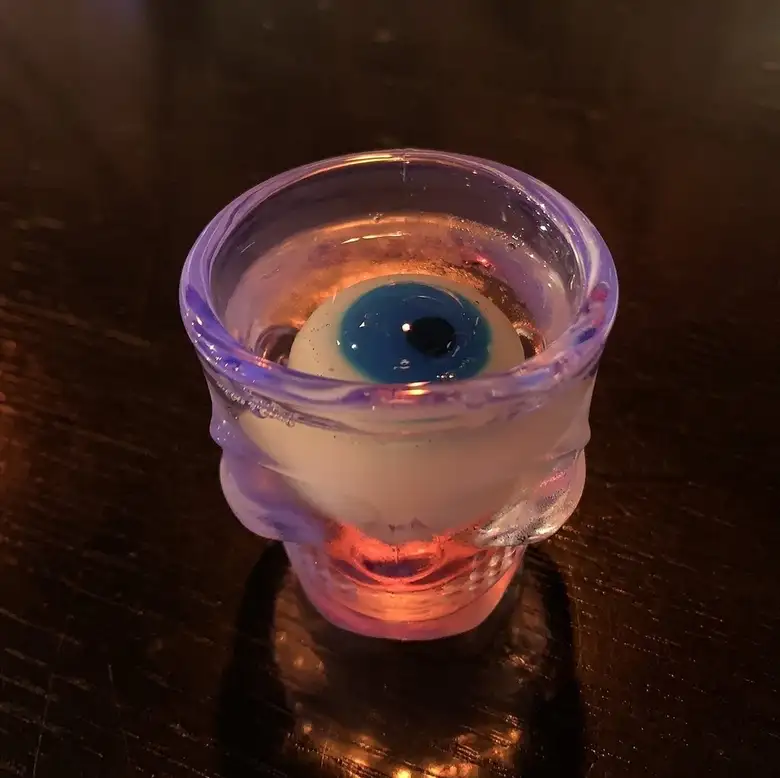 目キーラ
