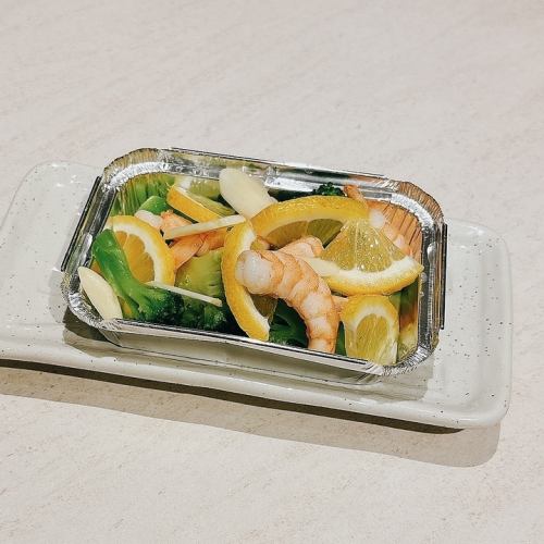 Grilled shrimp with garlic and lemon
