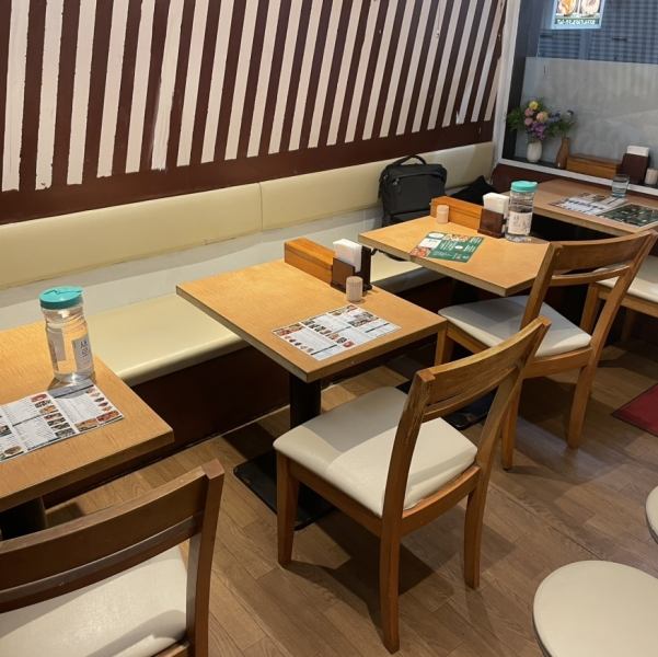 KISMAT KITCHEN 是一家名字中带有“K”的韩国特色餐厅。餐厅设有 12 个座位，营造出温馨的氛围，您可以在这里放松并享用美食。享受舒适的住宿，在温馨的氛围中品尝美味的食物。我们期待着您和您的朋友和家人的到来！
