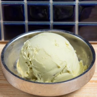 Pistachio ice cream