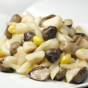 43.ふくろ茸・セロリ・クワイの塩味炒め