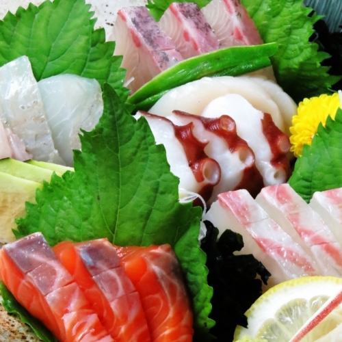 A gift of assorted sashimi!