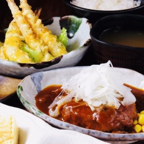Popular with women! [Stewed hamburger and shrimp mayo lunch]