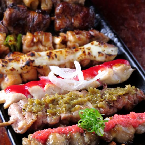 Uottori烤鸡肉串很受普通人欢迎，也有使用当地鸡肉烹制的菜肴！