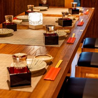 我們提供2人以上座位，非常適合特殊場合。店內也提供多種獨家優惠券。無論是宴會、酒會，或是下班後的閨蜜聚會，都能在這裡享受輕鬆愜意的時光。