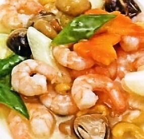 Stir-fried shrimp and cashew nuts