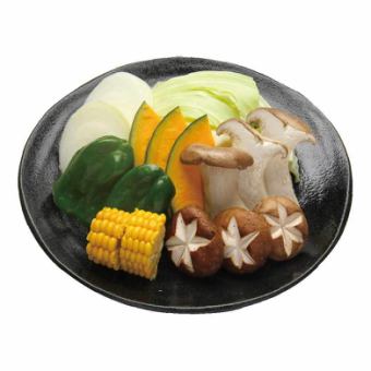 Cabbage / bell pepper / onion / white onion / shiitake mushroom / corn / king oyster mushroom / pumpkin