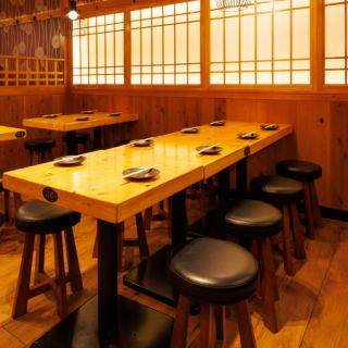 {For 8-10 people} ◆ We can accommodate large groups ◎ Come to our restaurant for a banquet with friends in a spacious setting.Why not enjoy a memorable and wonderful time with your loved ones, along with a meal? We can arrange events depending on the number of people, from a small, intimate dinner party to a large banquet.